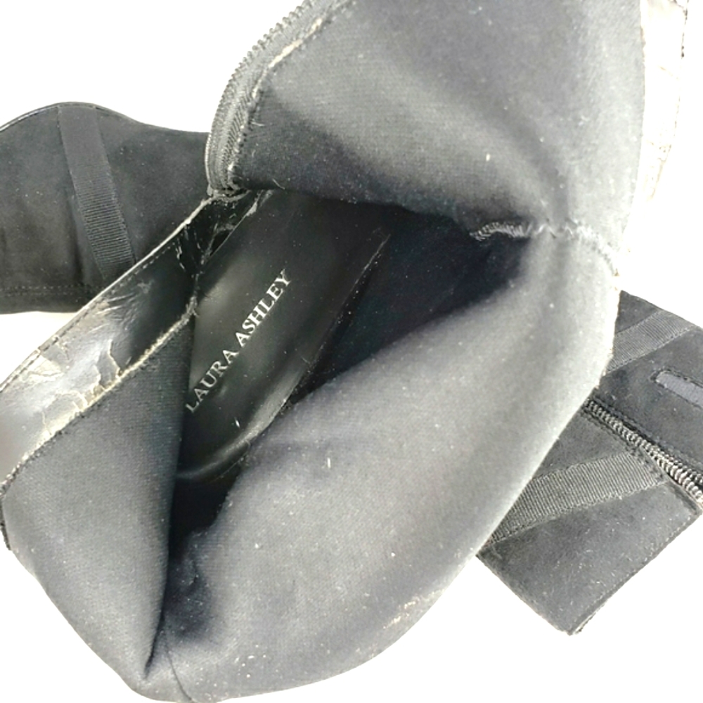 Laura Ashley Grey's Black Fuax Suede, Square Toe, Kitten Heel, Bootie Wmn 10 M - Picture 12 of 12